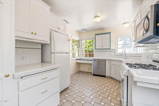 575 N Daisy Avenue, Pasadena, CA 91107
