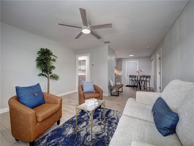 222 N 9th St, Aransas Pass, TX 78336
