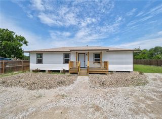 222 N 9th St, Aransas Pass, TX 78336
