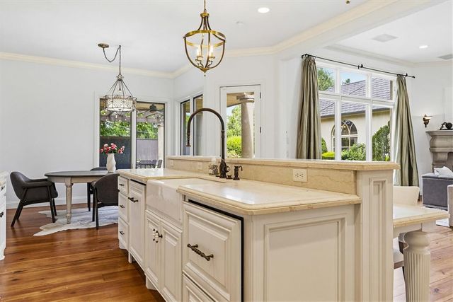 6415 N Pennsylvania Avenue, Nichols Hills, OK 73116