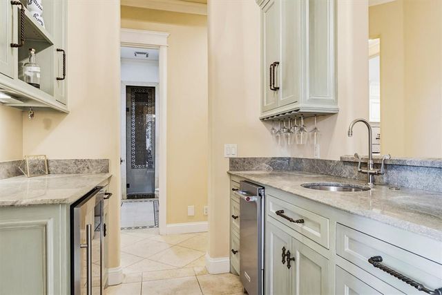 6415 N Pennsylvania Avenue, Nichols Hills, OK 73116