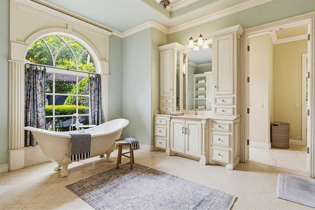 6415 N Pennsylvania Avenue, Nichols Hills, OK 73116