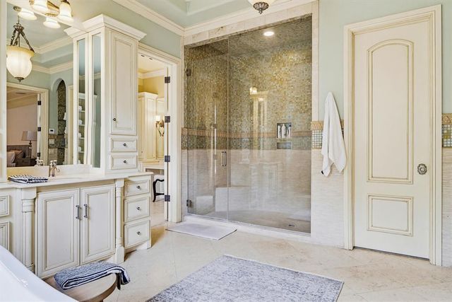 6415 N Pennsylvania Avenue, Nichols Hills, OK 73116