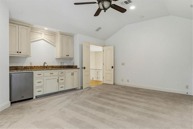 6415 N Pennsylvania Avenue, Nichols Hills, OK 73116
