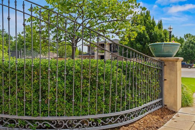 6415 N Pennsylvania Avenue, Nichols Hills, OK 73116