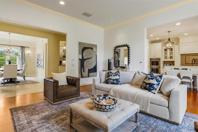 6415 N Pennsylvania Avenue, Nichols Hills, OK 73116