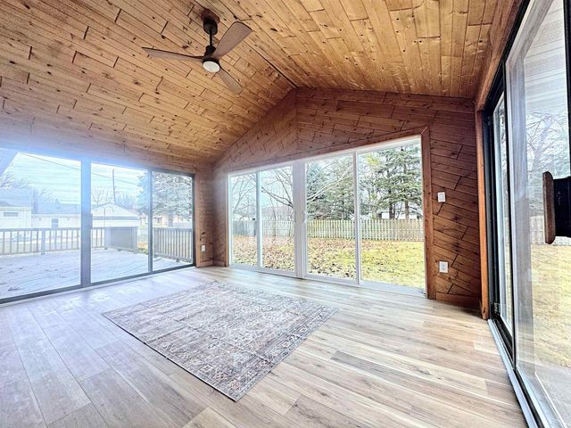 1412 N REXFORD STREET, Appleton, WI 54914