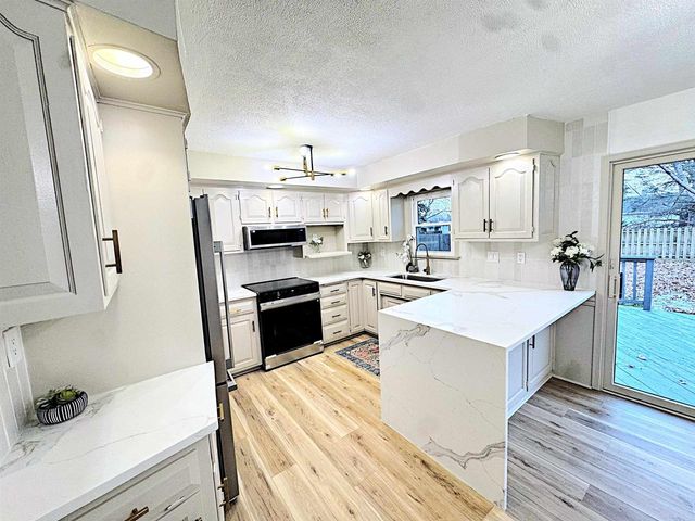 1412 N REXFORD STREET, Appleton, WI 54914