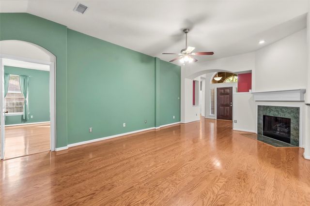 118 W Russet Grove Circle, The Woodlands, TX 77384