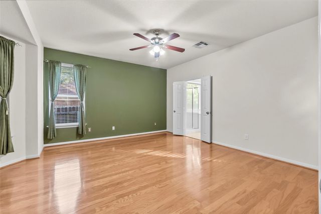 118 W Russet Grove Circle, The Woodlands, TX 77384