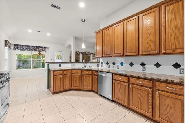 118 W Russet Grove Circle, The Woodlands, TX 77384