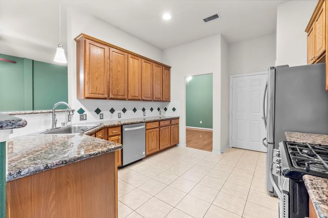 118 W Russet Grove Circle, The Woodlands, TX 77384