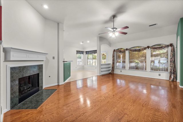 118 W Russet Grove Circle, The Woodlands, TX 77384