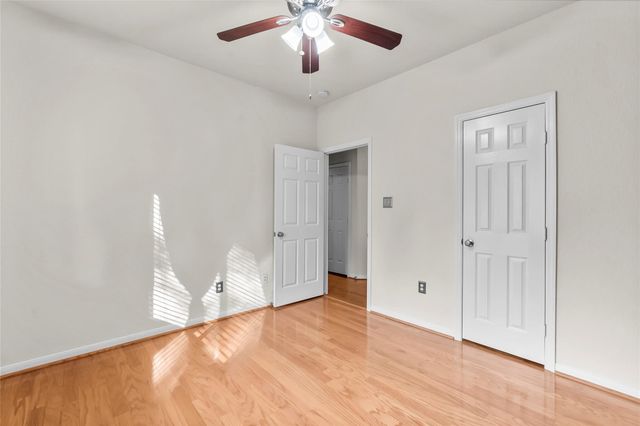 118 W Russet Grove Circle, The Woodlands, TX 77384