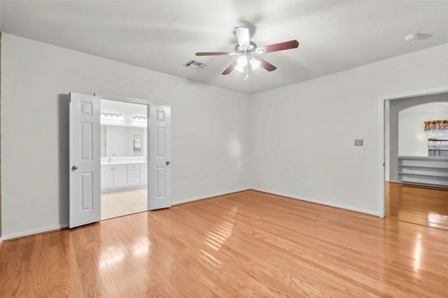 118 W Russet Grove Circle, The Woodlands, TX 77384