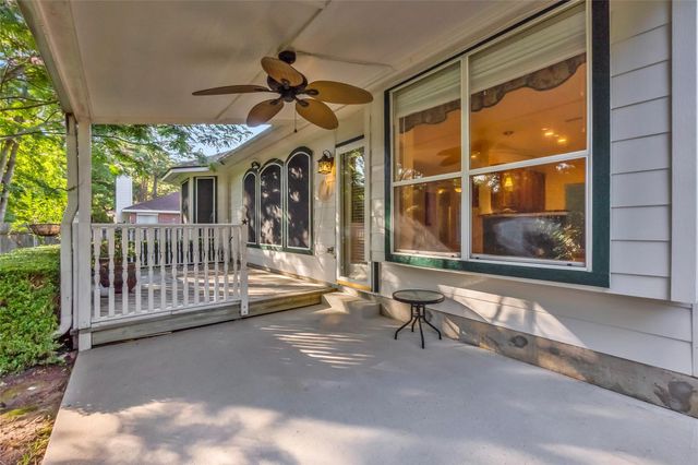 118 W Russet Grove Circle, The Woodlands, TX 77384