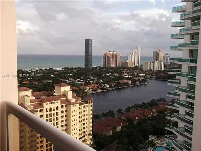 20185 E Country Club Dr TS-3, Aventura, FL 33180