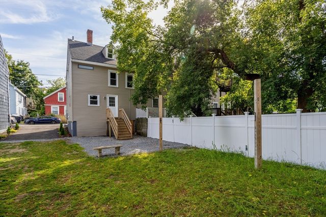 64 Harrison St, Haverhill, MA 01830