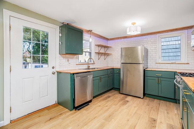 64 Harrison St, Haverhill, MA 01830