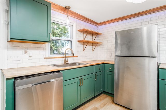 64 Harrison St, Haverhill, MA 01830