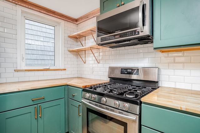 64 Harrison St, Haverhill, MA 01830