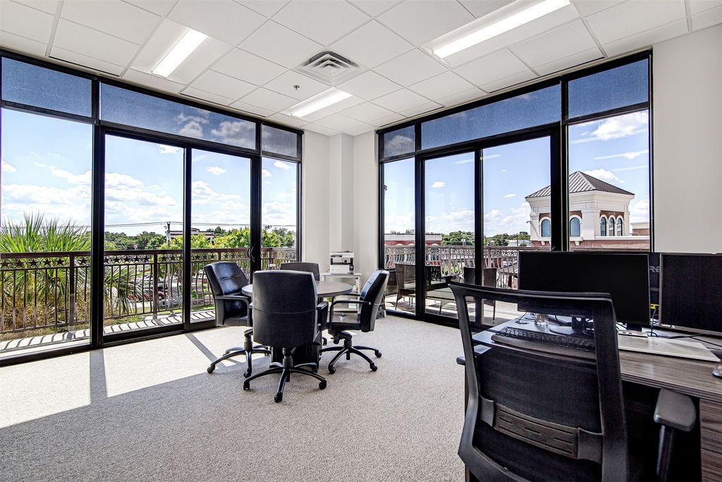 295 E Renfro Street 209, Burleson, TX 76028