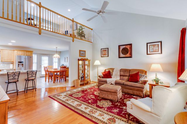 1285 WILLOW CREEK DR, Mount Joy, PA 17552