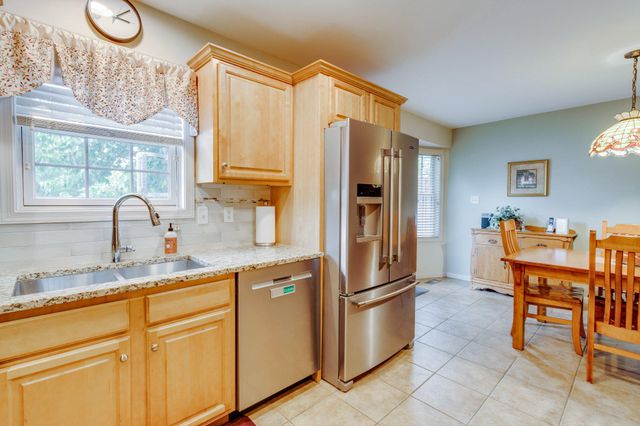 1285 WILLOW CREEK DR, Mount Joy, PA 17552