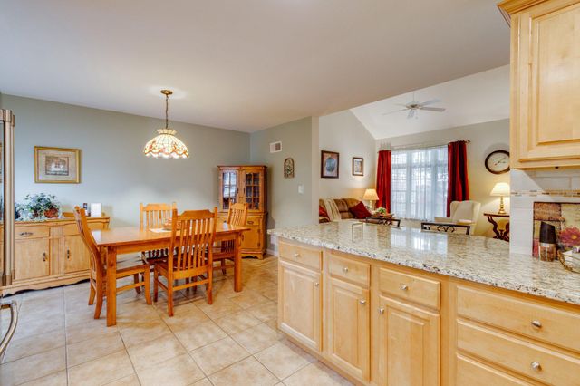 1285 WILLOW CREEK DR, Mount Joy, PA 17552