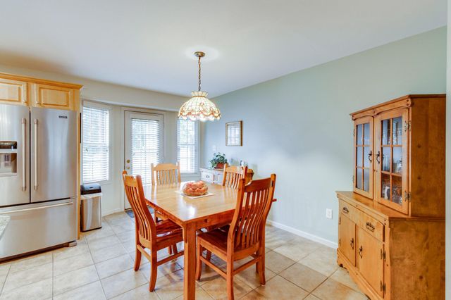 1285 WILLOW CREEK DR, Mount Joy, PA 17552