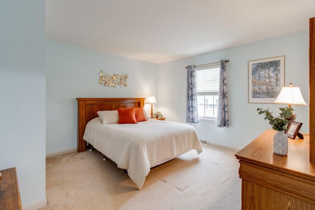 1285 WILLOW CREEK DR, Mount Joy, PA 17552