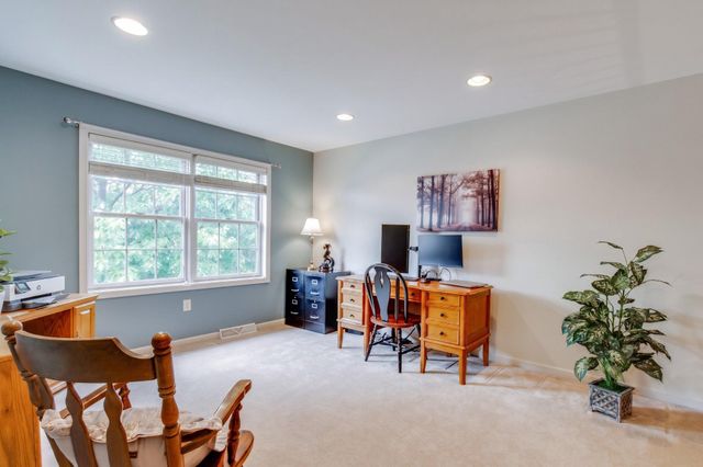 1285 WILLOW CREEK DR, Mount Joy, PA 17552