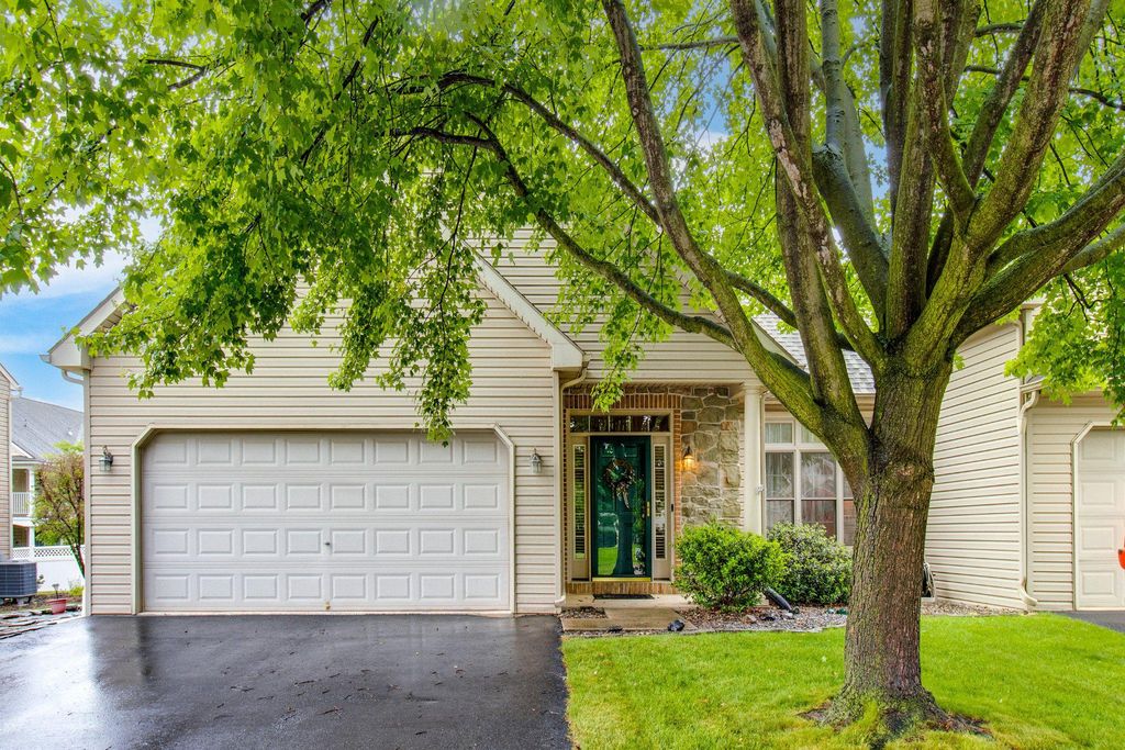 1285 WILLOW CREEK DR, Mount Joy, PA 17552