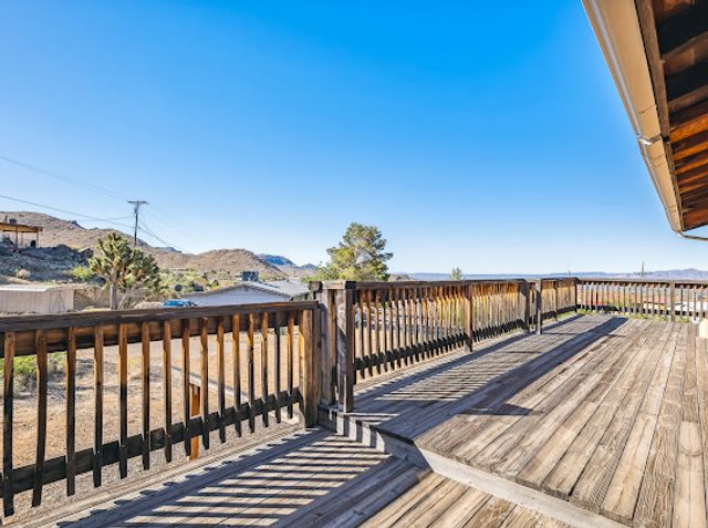 3485 Mountain Drive, Golden Valley, AZ 86413