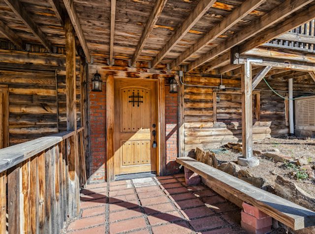 3485 Mountain Drive, Golden Valley, AZ 86413