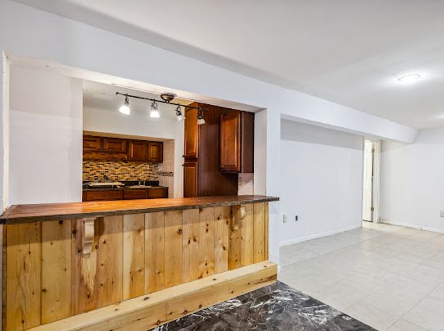 3485 Mountain Drive, Golden Valley, AZ 86413