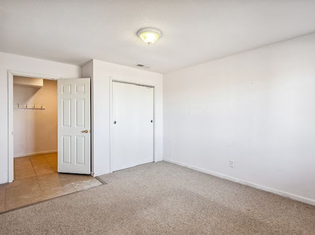 3485 Mountain Drive, Golden Valley, AZ 86413