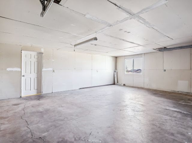 3485 Mountain Drive, Golden Valley, AZ 86413