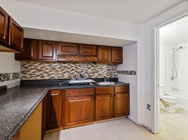 3485 Mountain Drive, Golden Valley, AZ 86413