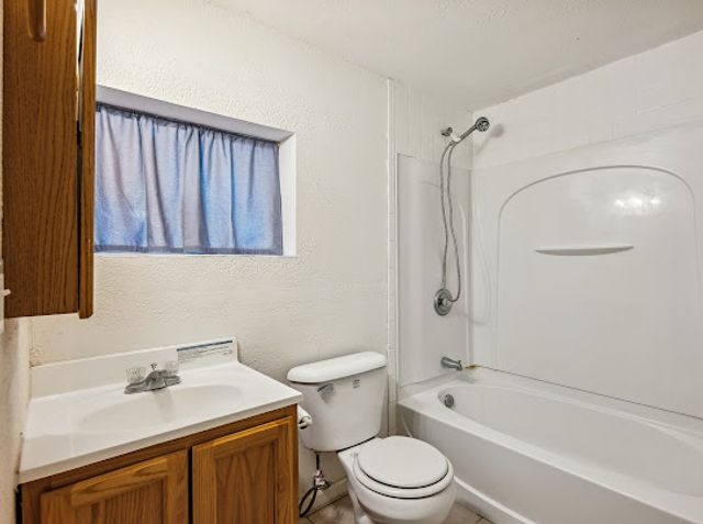 3485 Mountain Drive, Golden Valley, AZ 86413