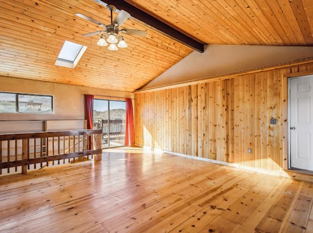 3485 Mountain Drive, Golden Valley, AZ 86413