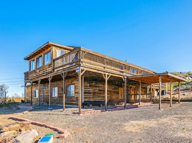 3485 Mountain Drive, Golden Valley, AZ 86413