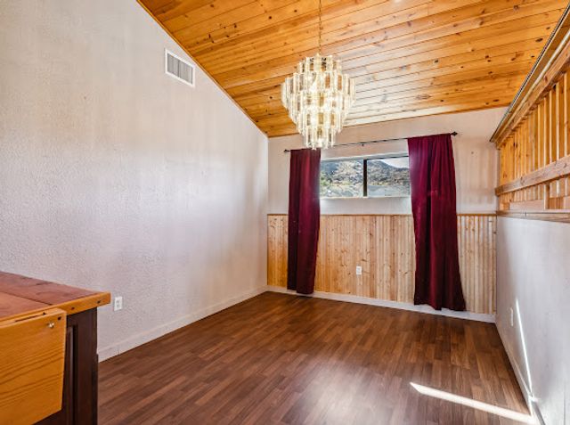 3485 Mountain Drive, Golden Valley, AZ 86413