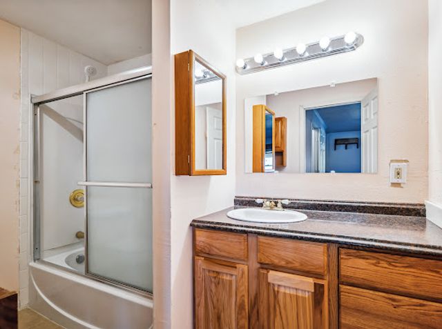 3485 Mountain Drive, Golden Valley, AZ 86413