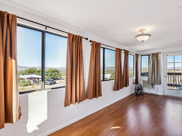 3485 Mountain Drive, Golden Valley, AZ 86413