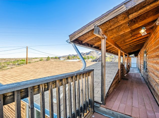 3485 Mountain Drive, Golden Valley, AZ 86413