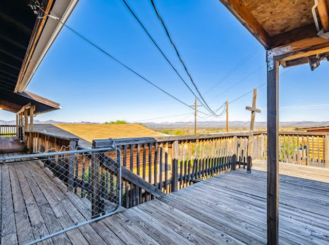 3485 Mountain Drive, Golden Valley, AZ 86413