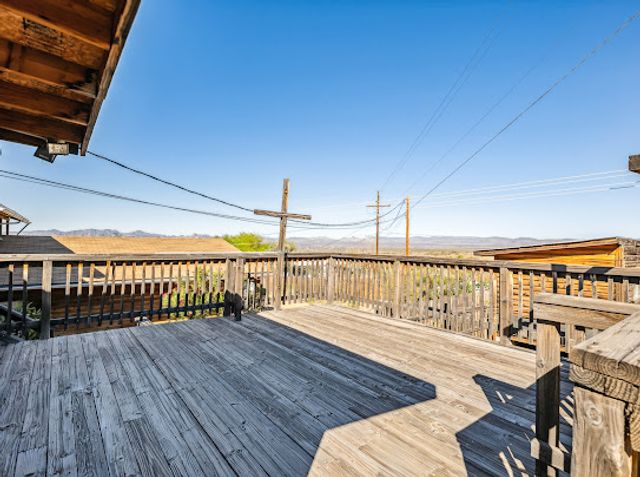 3485 Mountain Drive, Golden Valley, AZ 86413