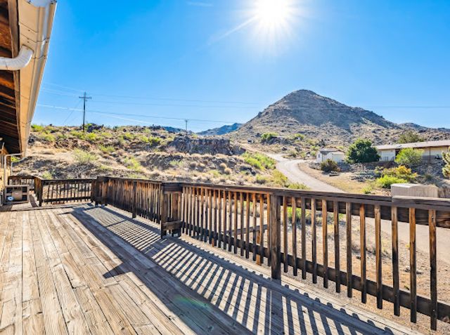 3485 Mountain Drive, Golden Valley, AZ 86413
