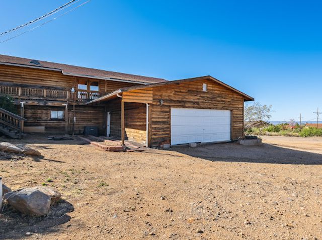 3485 Mountain Drive, Golden Valley, AZ 86413